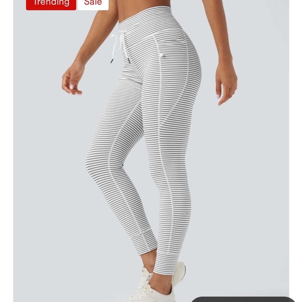 HALARA Black and White Striped Leggings